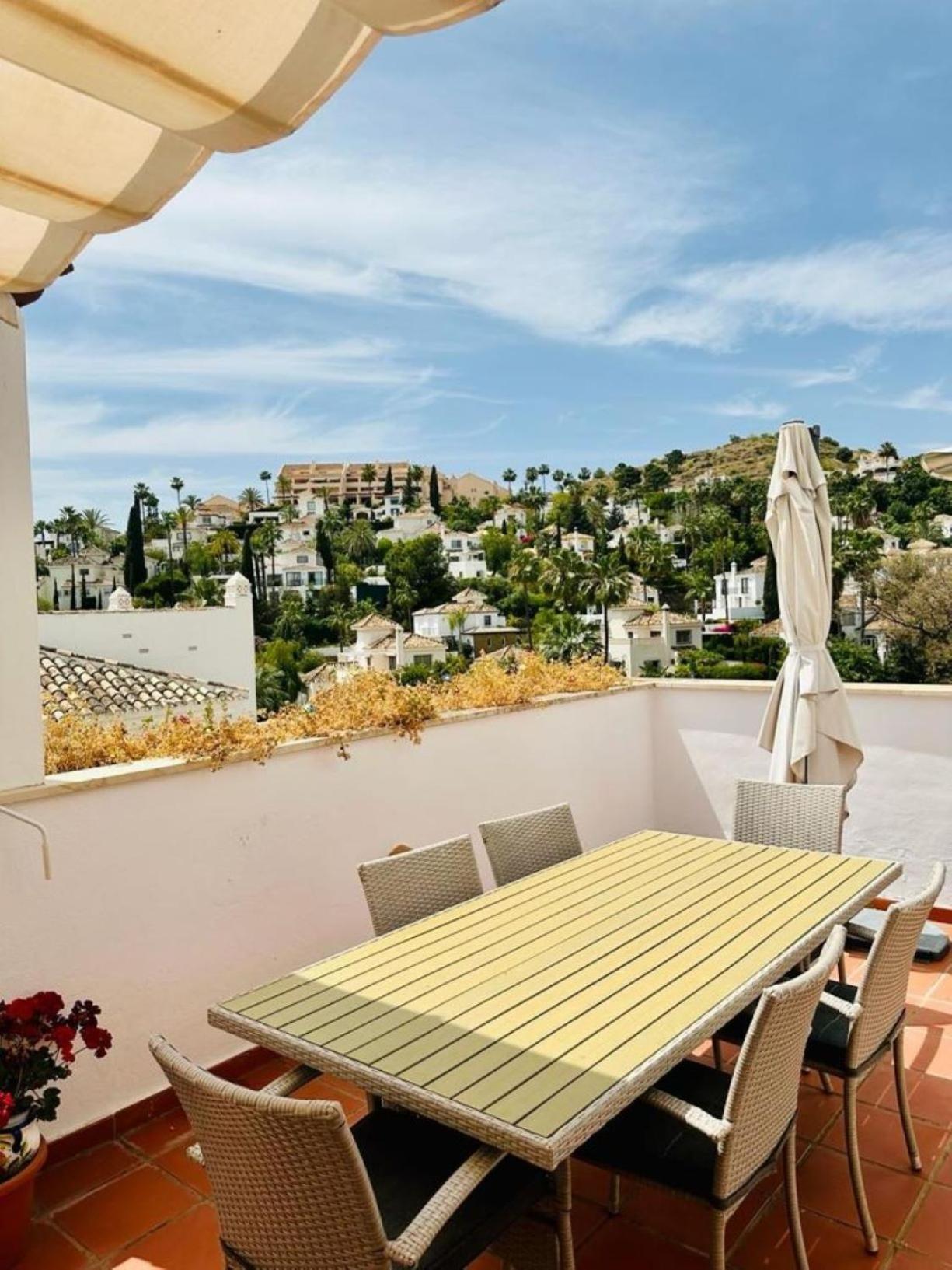 Superior 3br Duplex Penthouse In Aloha *