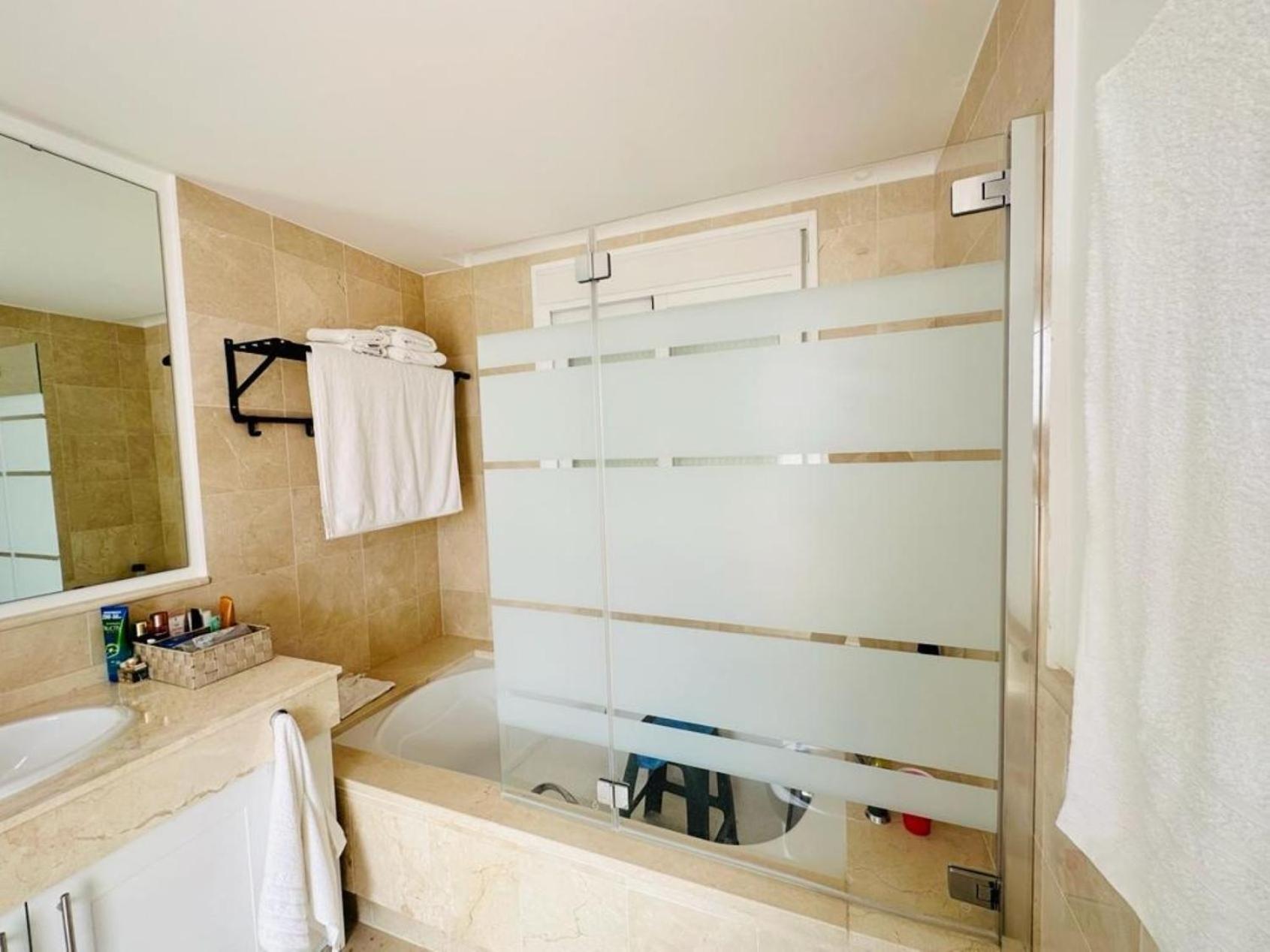 Superior 3br Duplex Penthouse In Aloha